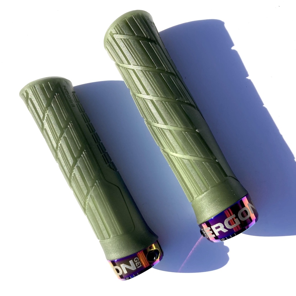 [424 113 63] Ergon GE1 Evo Frozen Moss Green / Oil Slick - slim