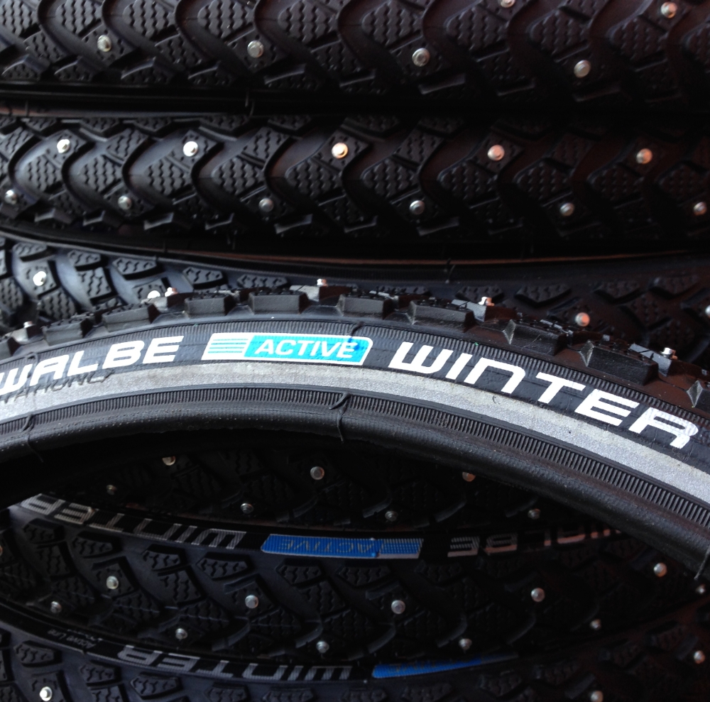 [11100905.01] Schwalbe Marathon Winter 16 x 1.2 studded winter tyre