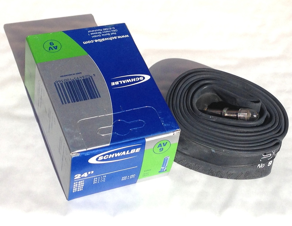 Inner tube 24 x 1.75 / 1 3/8 inch from Schwalbe AV9 - schrader valve